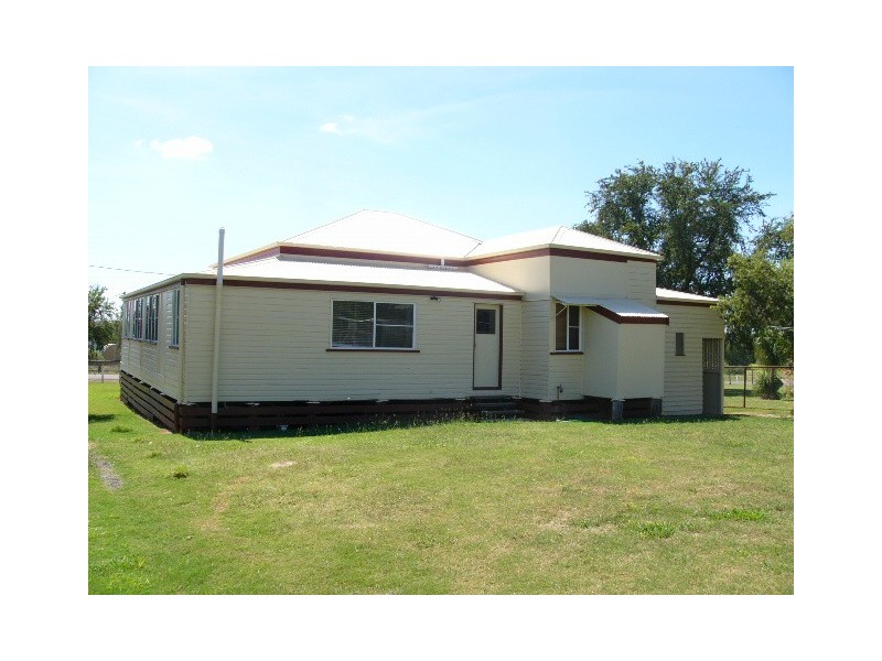 26 North Street, Taroom QLD 4420