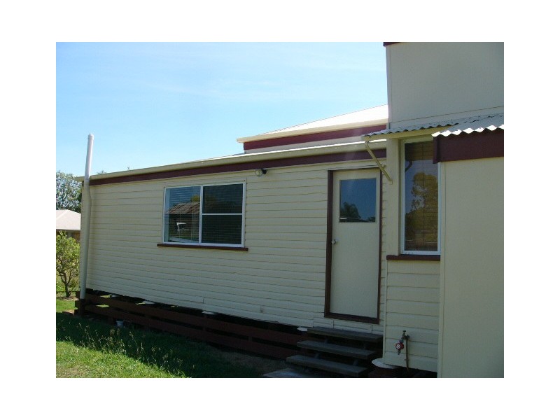 26 North Street, Taroom QLD 4420