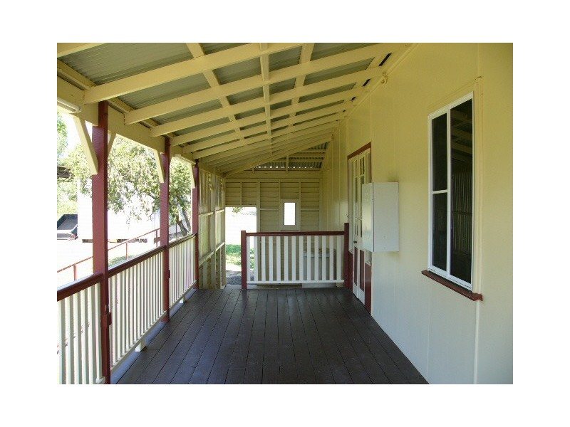 26 North Street, Taroom QLD 4420