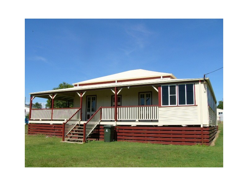 26 North Street, Taroom QLD 4420