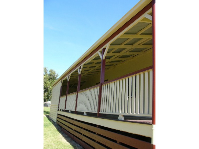 26 North Street, Taroom QLD 4420