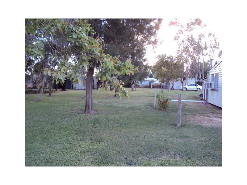 16 ACACIA STREET, Blackall QLD 4472