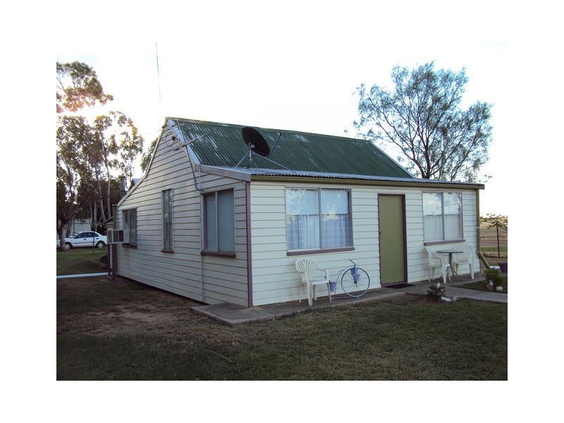 16 ACACIA STREET, Blackall QLD 4472