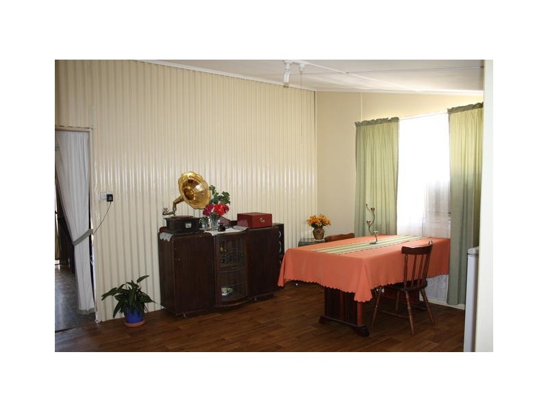 16 ACACIA STREET, Blackall QLD 4472