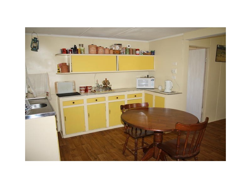 16 ACACIA STREET, Blackall QLD 4472