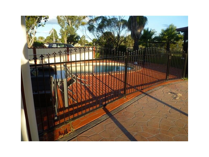 13-15 Maiden Street, Roma QLD 4455