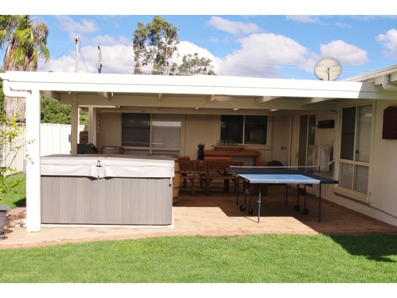 19 Alexander Avenue, Roma QLD 4455