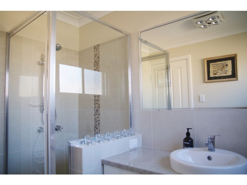 19 Alexander Avenue, Roma QLD 4455