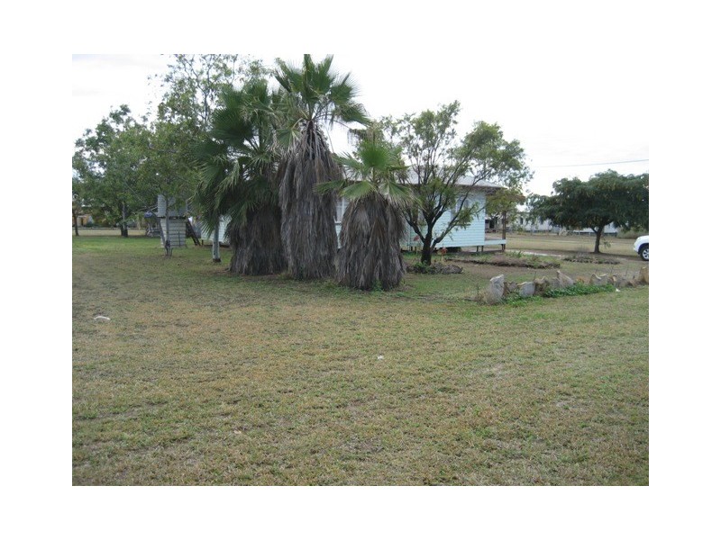 99 Raglan Street, Roma QLD 4455