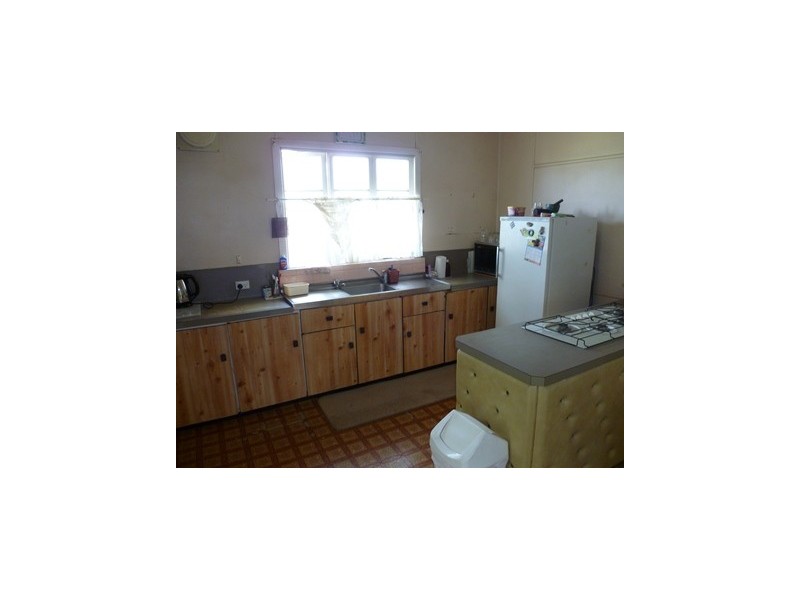 99 Raglan Street, Roma QLD 4455