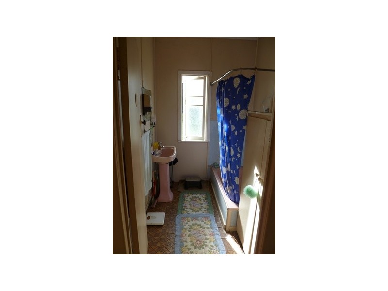 99 Raglan Street, Roma QLD 4455