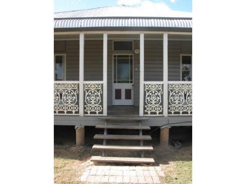 33 Scott Street, St George QLD 4487