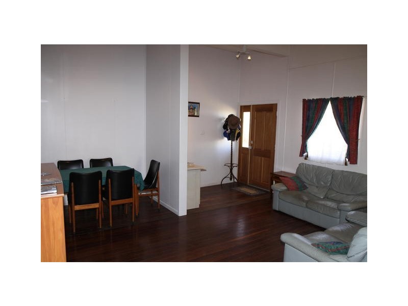 84 SHAMROCK ST, Blackall QLD 4472