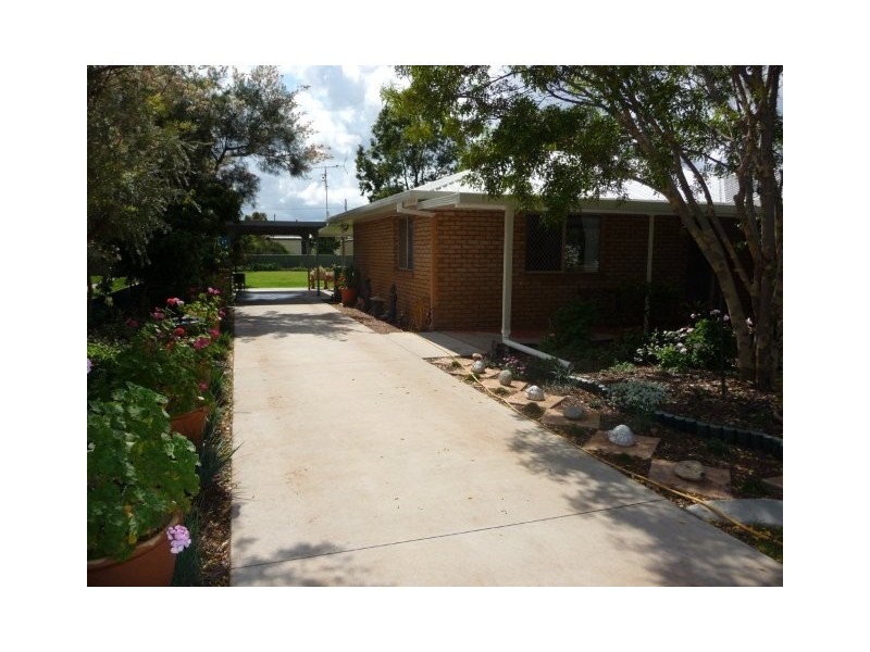 13 Andrew, St George QLD 4487