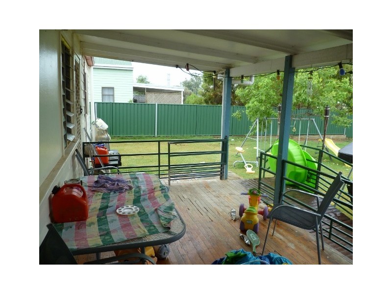32 SOUTTER, Roma QLD 4455