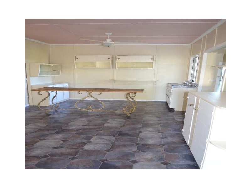 77 THISTLE STREET, Blackall QLD 4472