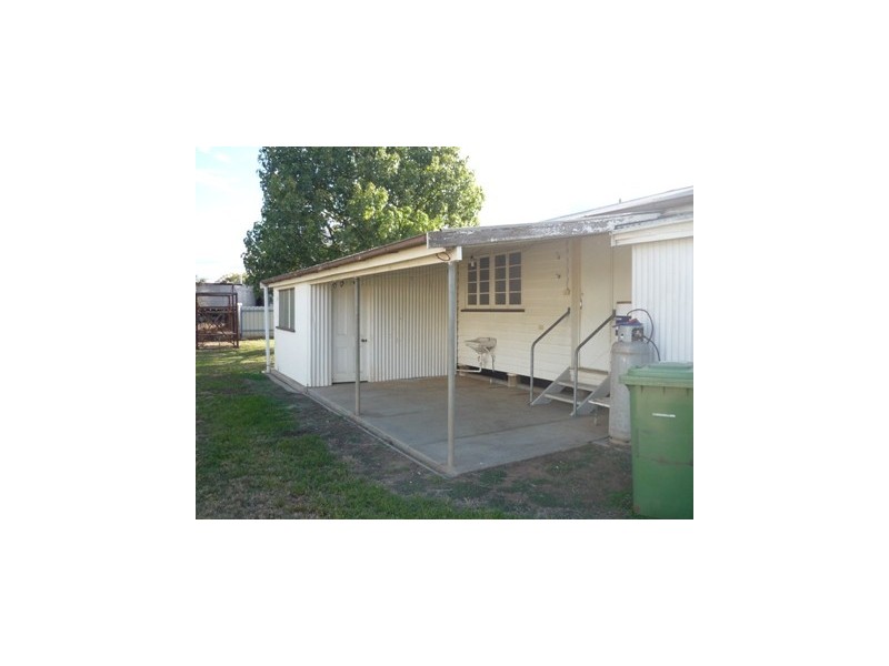 168 Victoria St, St George QLD 4487