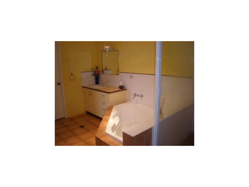 32 Bowen Street, St George QLD 4487