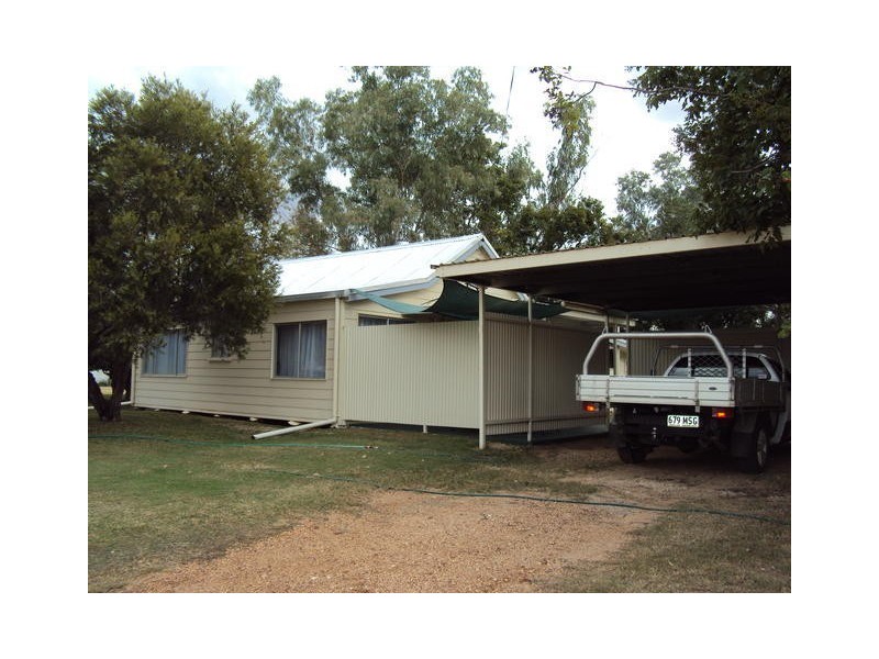 42 HAWTHORNE STREET, Blackall QLD 4472