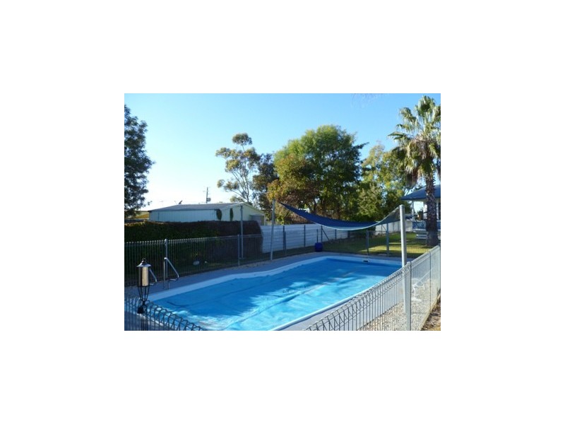 24 ELMER ST, Roma QLD 4455