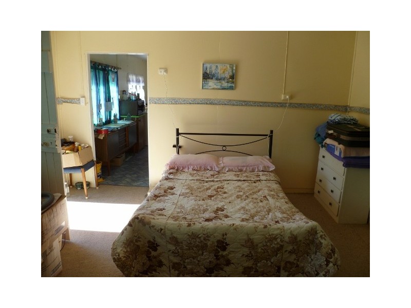 30 CORONATION, Injune QLD 4454