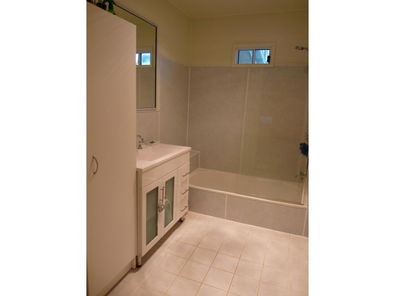 46 North Street, Taroom QLD 4420