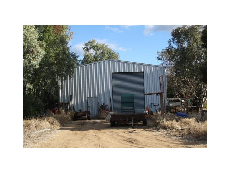 20 DAHLIA STREET, Blackall QLD 4472