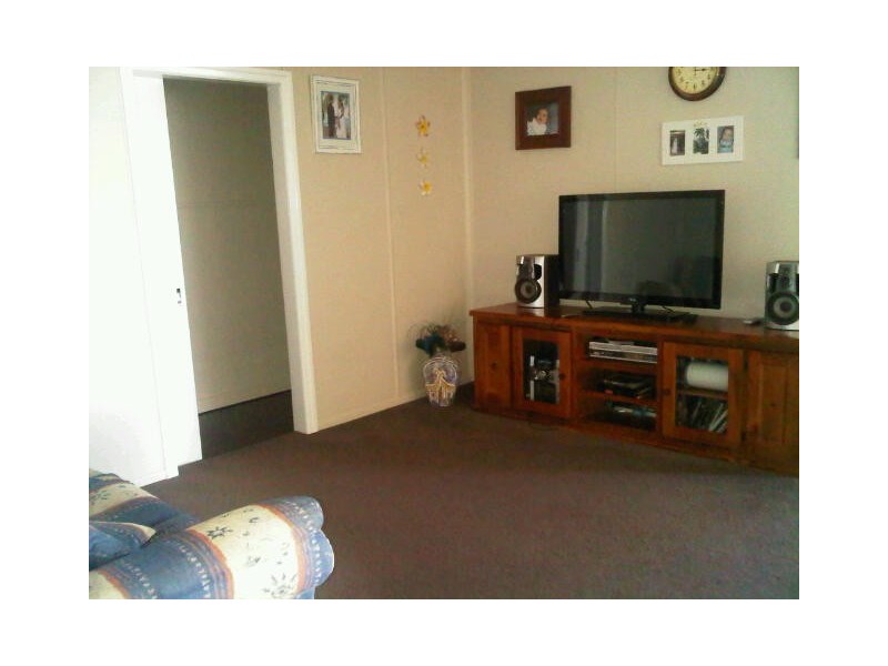6 Lark Street, Longreach QLD 4730