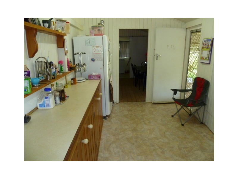 30 CHADFORD ST, Wallumbilla QLD 4428