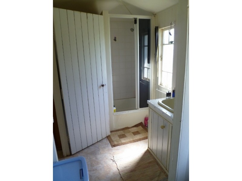 30 CHADFORD ST, Wallumbilla QLD 4428