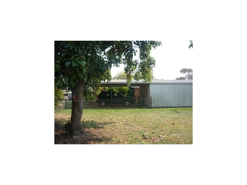 4 Philip st, St George QLD 4487