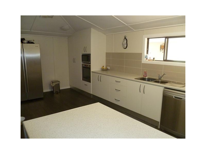 40 Arthur, Roma QLD 4455