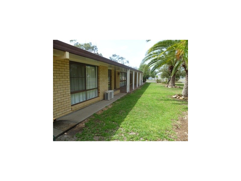 1 NIGHTINGALE, Roma QLD 4455