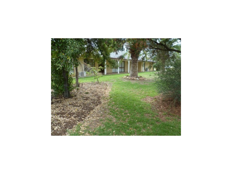 1 NIGHTINGALE, Roma QLD 4455