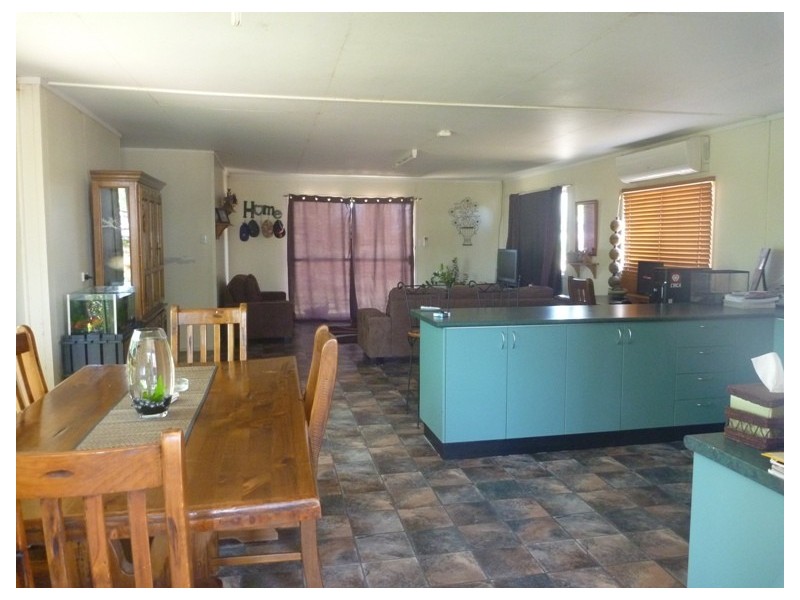 6 Torrs Road, Ilfracombe QLD 4727