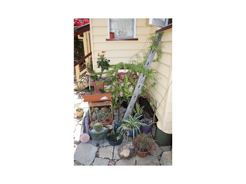 8 ROSE STREET, Blackall QLD 4472