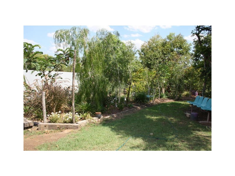 8 ROSE STREET, Blackall QLD 4472