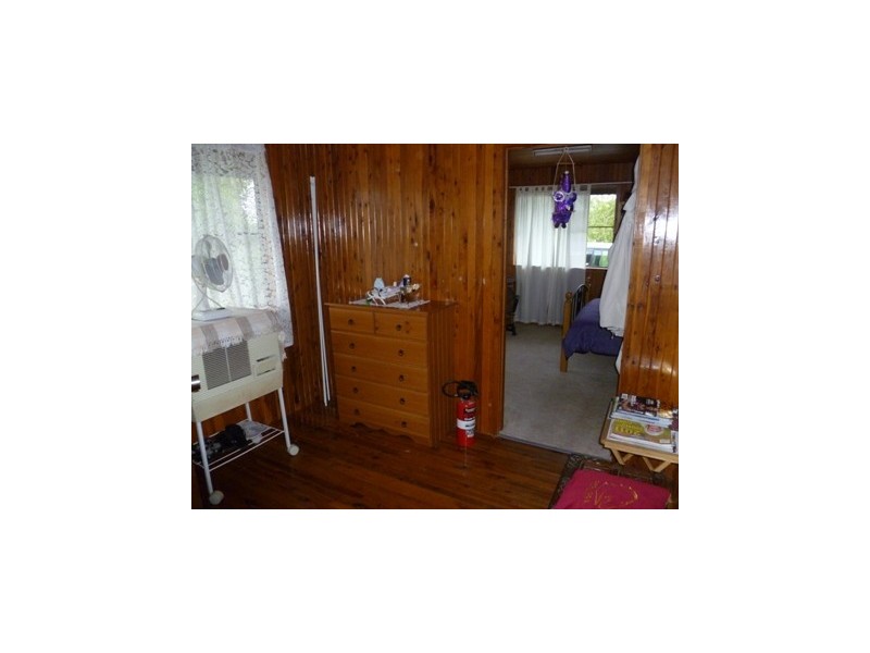 110 WILLIAM ST, Surat QLD 4417