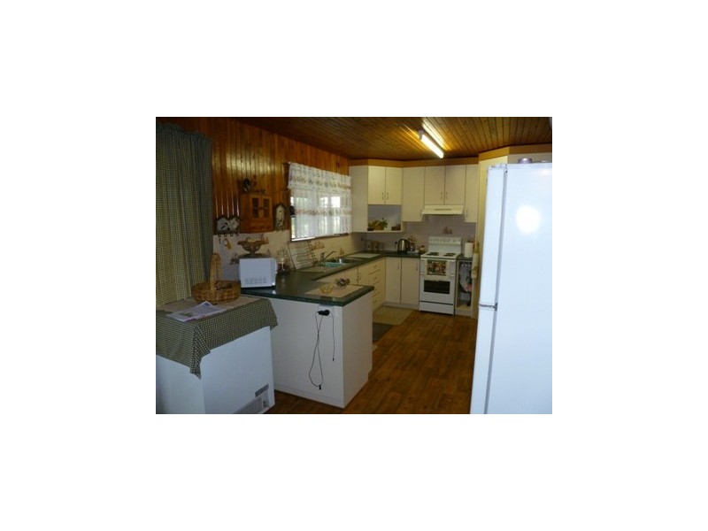 110 WILLIAM ST, Surat QLD 4417