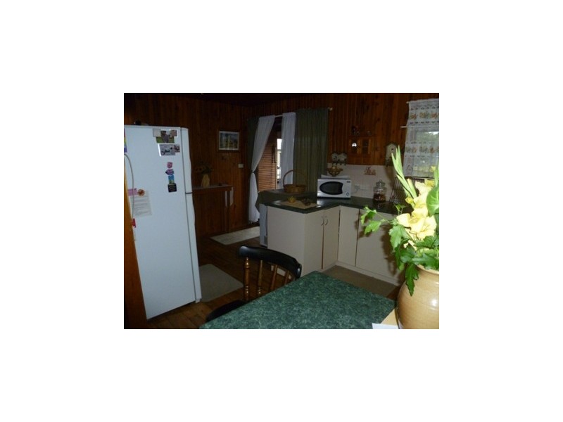 110 WILLIAM ST, Surat QLD 4417