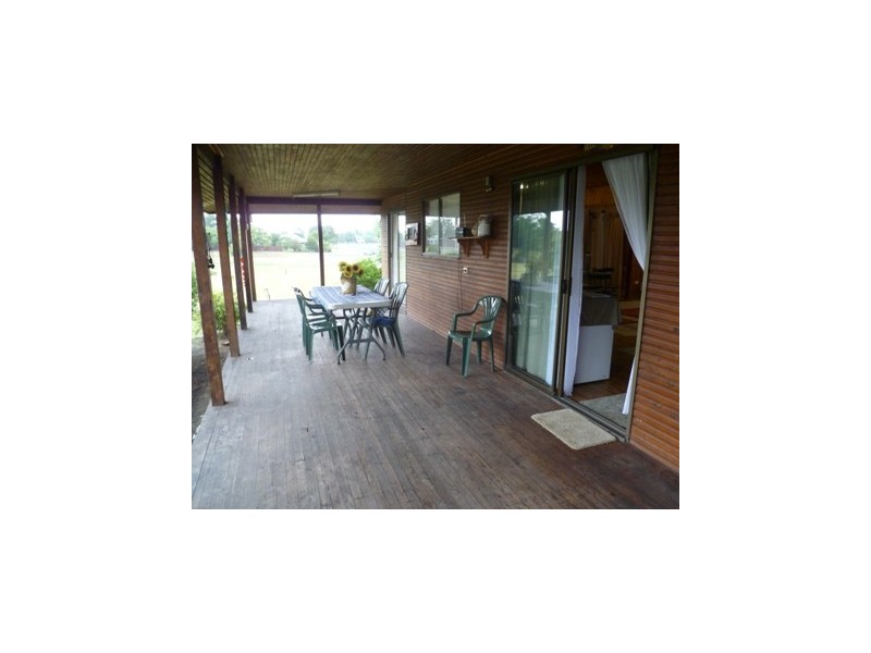 110 WILLIAM ST, Surat QLD 4417