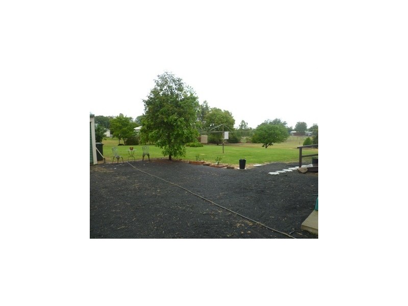 110 WILLIAM ST, Surat QLD 4417