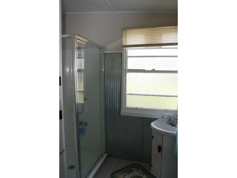 12 MCNULTY ST, Miles QLD 4415