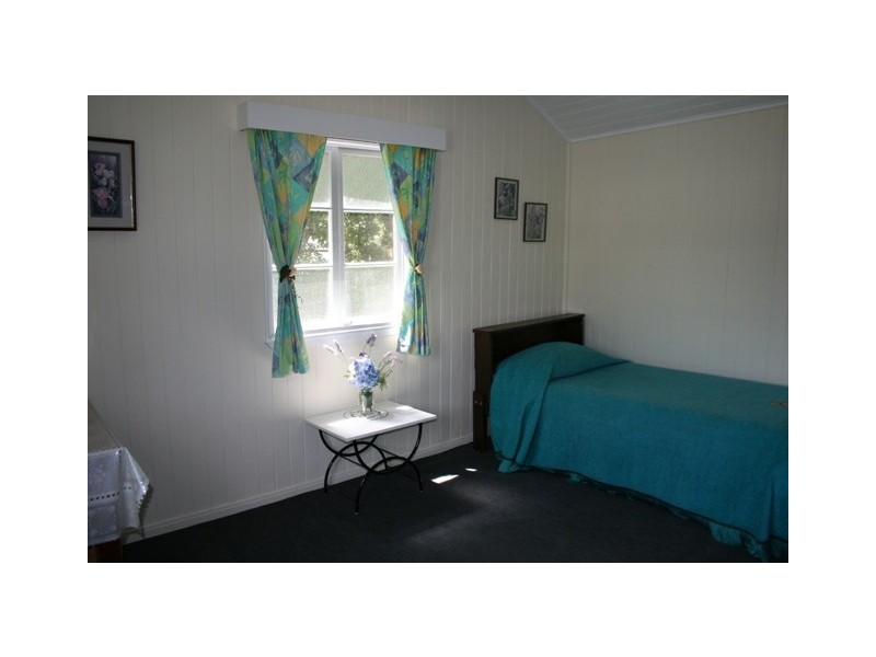 12 MCNULTY ST, Miles QLD 4415