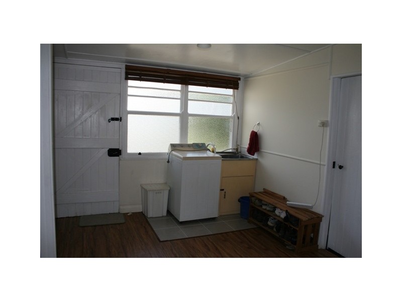 12 MCNULTY ST, Miles QLD 4415