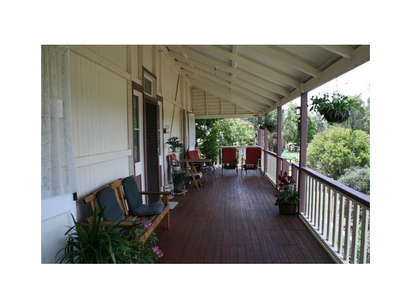 12 MCNULTY ST, Miles QLD 4415