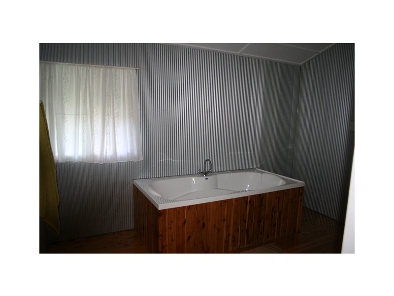 22 LYNAGH ST, Miles QLD 4415