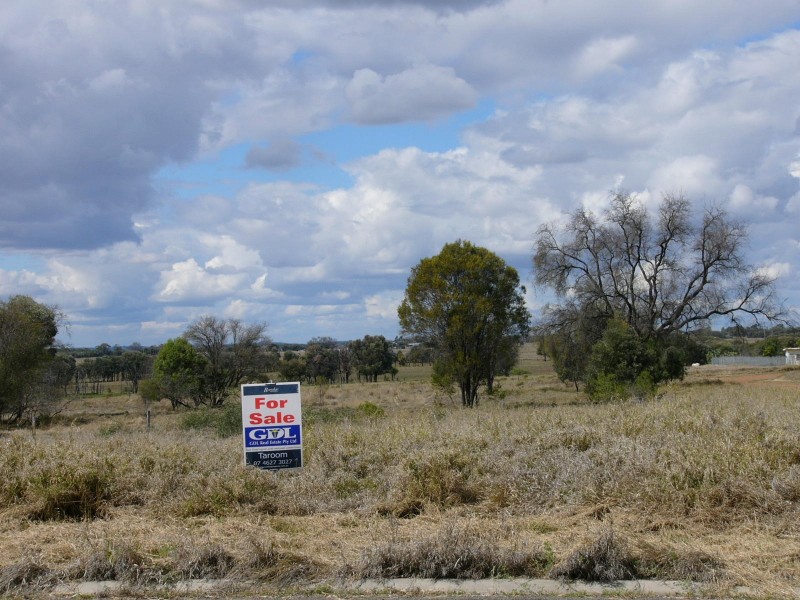 19 Clarke Street, Taroom QLD 4420