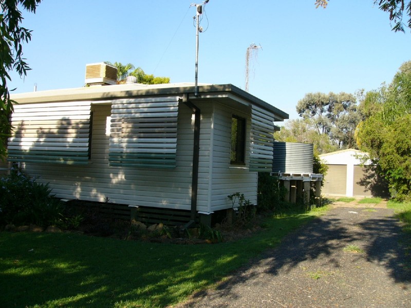 20 Wolsey Street, Taroom QLD 4420