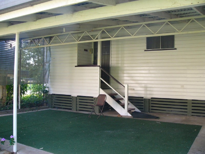 20 Wolsey Street, Taroom QLD 4420